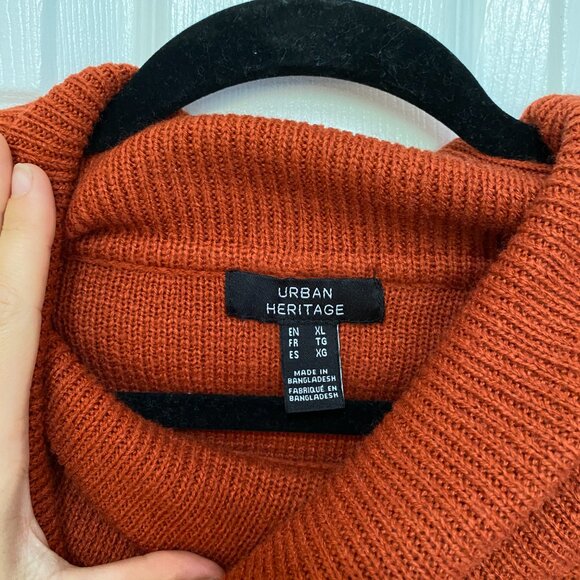 Cozy Terracotta TurtleNeck Sweater - Picture 3 of 8